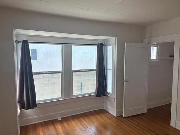 5th image of 5452 Romaine St #5452