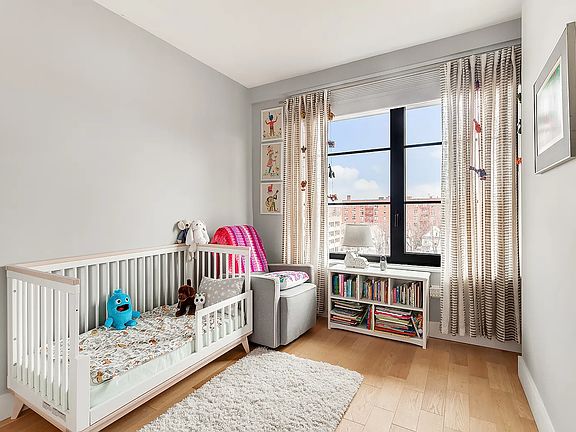 5th image of 264 Webster Ave APT 601