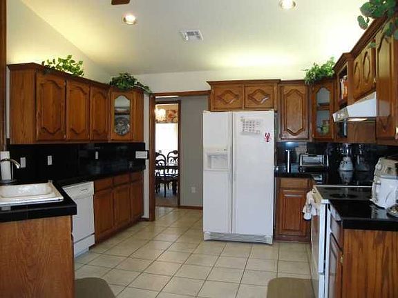 3rd image of 14112 SE 106th St