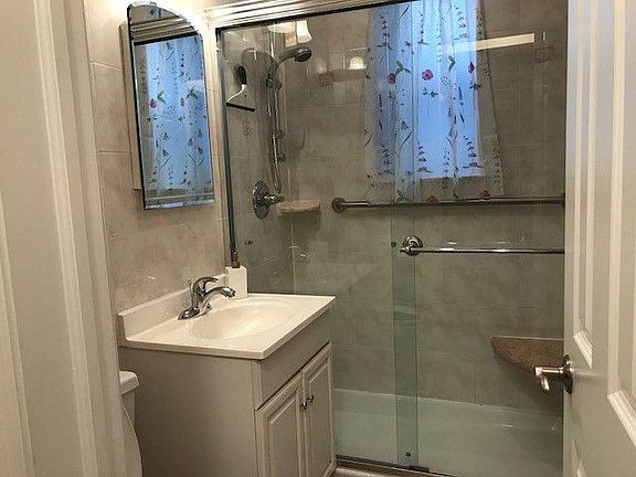 4th image of 2240 Burnett St APT 4G