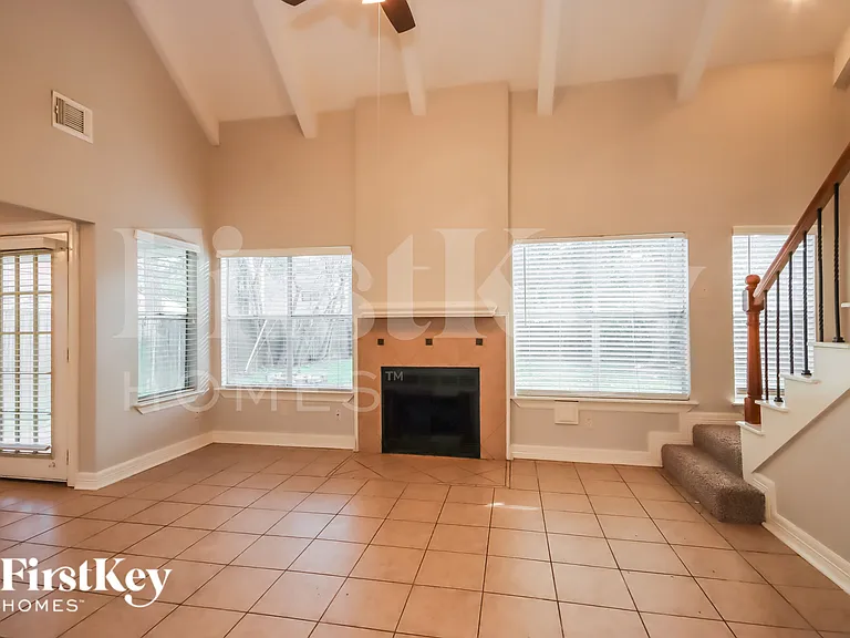 3210 Lake Stream Dr — Photo 3