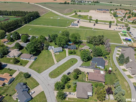 4th image of 1261 Parkview Cir
