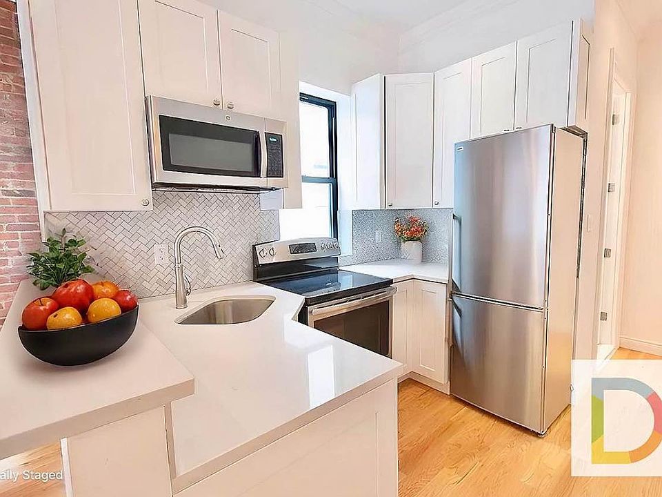 1st image of 323 Lincoln Pl APT 3R