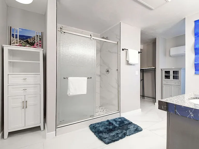121 W Balboa Dr — Photo 18