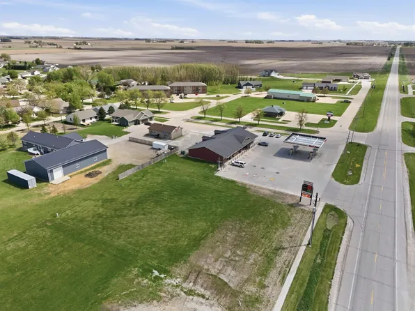 S Canfield Rd, Dunkerton, IA 50626