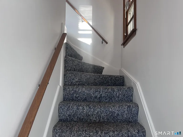 124 Thorpe St — Photo 2