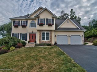 341 White Birch Dr, Scranton, PA 18504