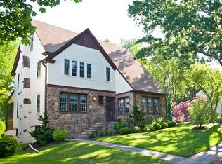 100 Spring Garden St, Hamden, CT 06517