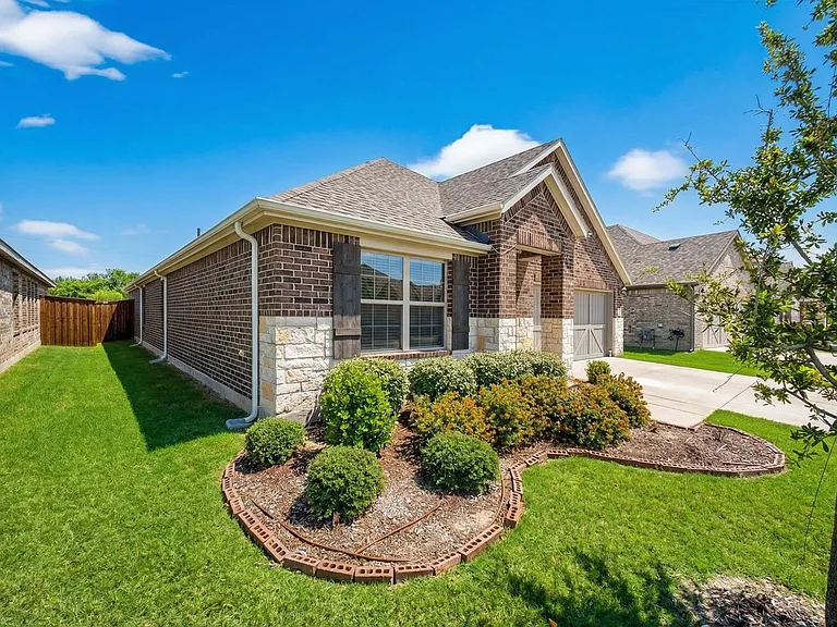 2704 Rambling Rd — Photo 43