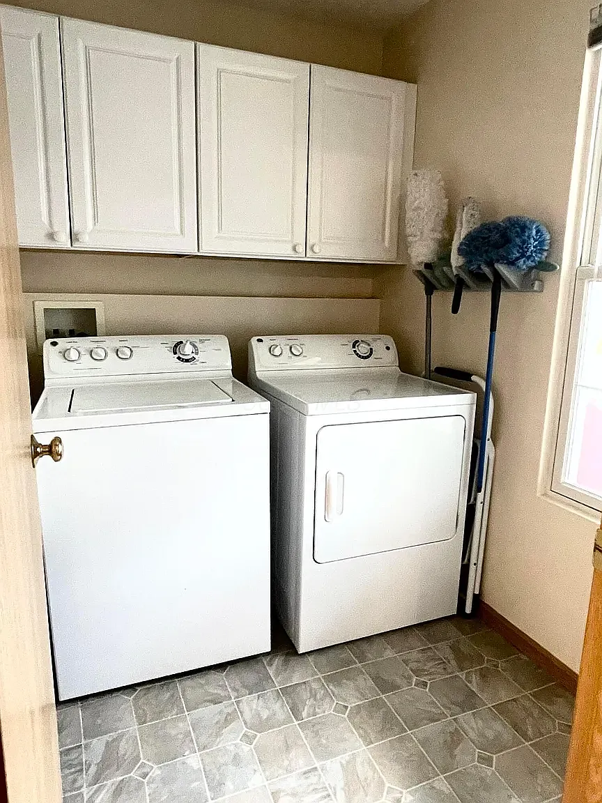 2 bed, 1332 sqft, $1,980 — Photo 2