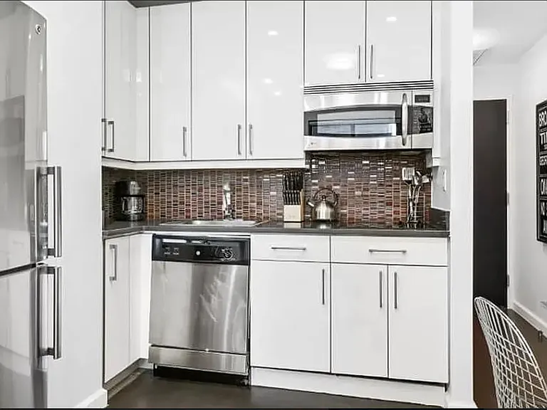 830 8th Ave #3B — Photo 3