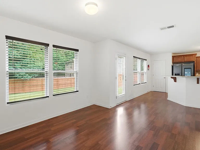 1906 Treefrog Ct — Photo 18