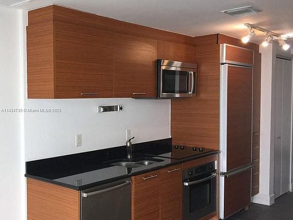 3rd image of 50 Biscayne Blvd APT 4109