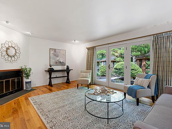 4th image of 608 Dandenog Dr