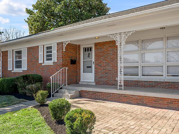 5th image of 221 Leawood Dr