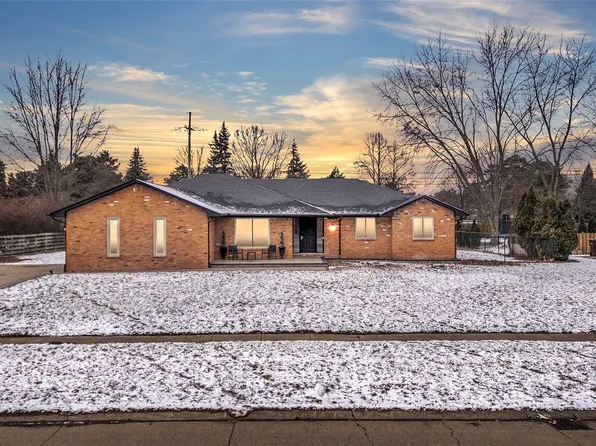 49685 Richardson Dr, Shelby Township, MI 48315