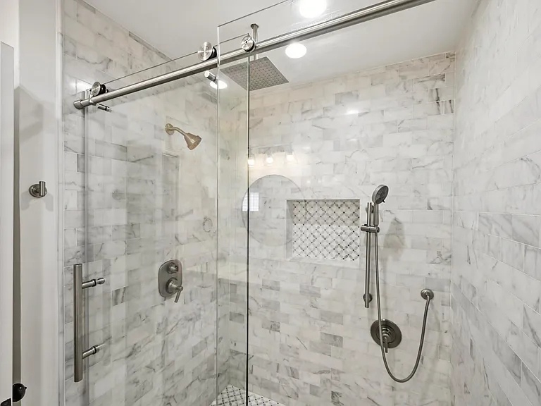6131 Yarwell Dr — Photo 33