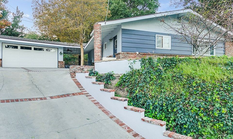 1st image of 24805 Peachland Ave