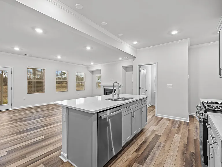 2145 Caen St — Photo 15
