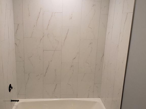 4th image of 1455 W Leland Ave APT 1