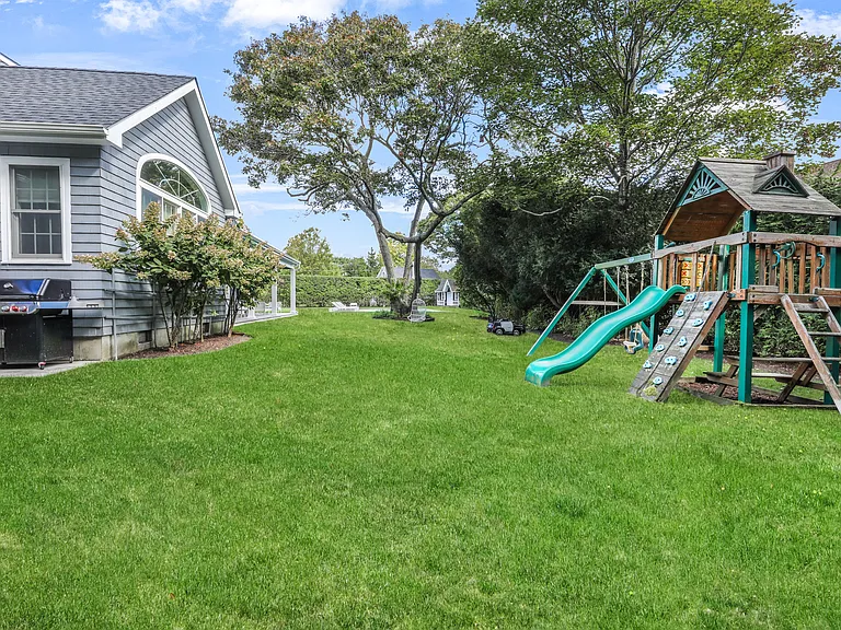 Baycrest Ave — Photo 35