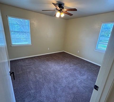 5th image of 202 Oak St