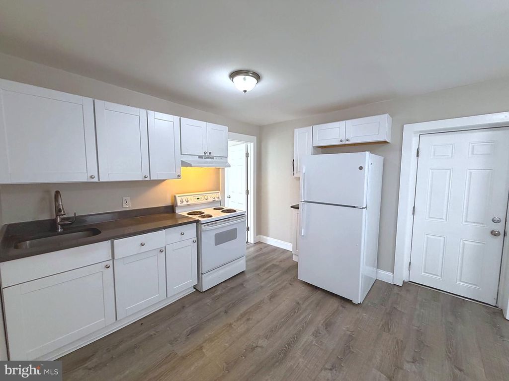 108 W Buck St, Paulsboro, NJ - View 3
