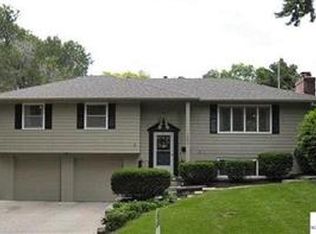 1223 Saint Andrews Rd, Bellevue, NE 68005