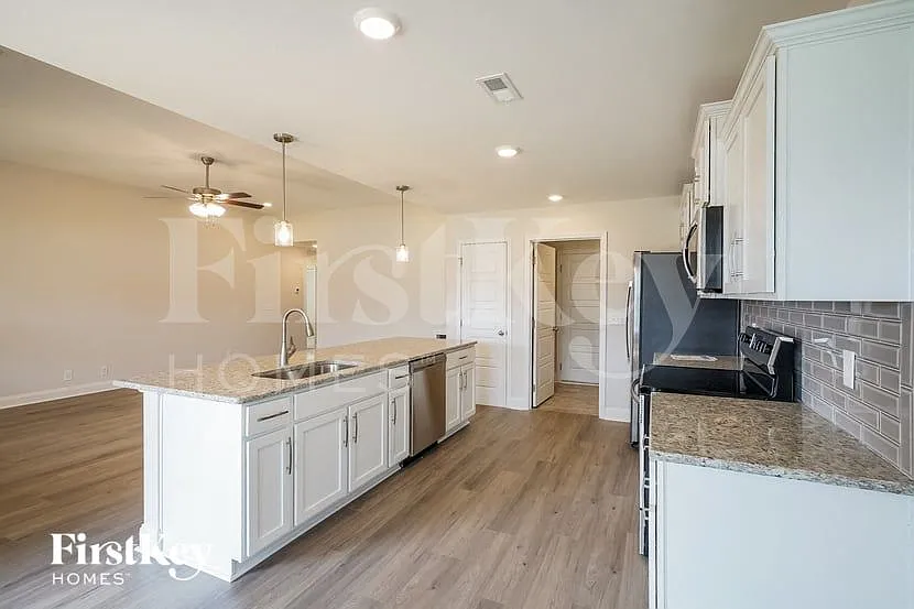 3 bed, 3.0 bath, 2069 sqft, $2,030 — Photo 4