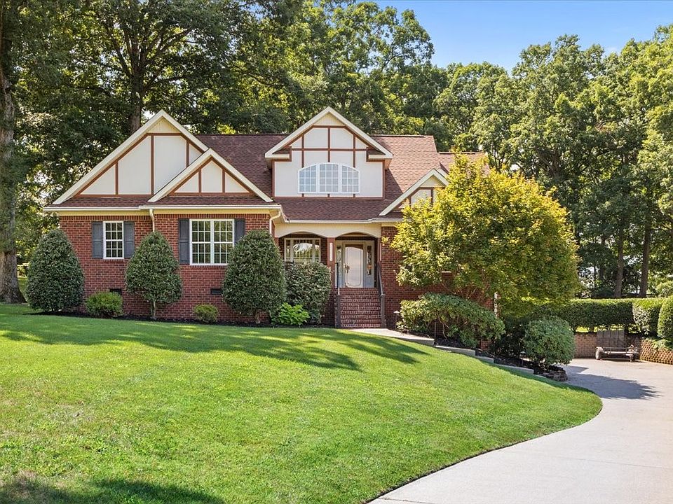 1st image of 7315 McCormick Dr