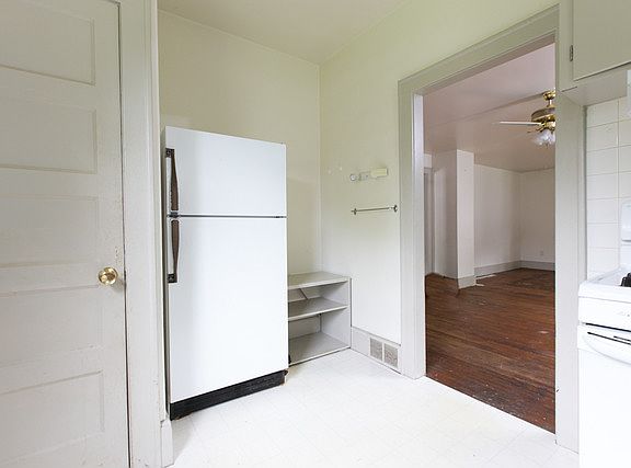 4th image of 14 Lincoln Ave
