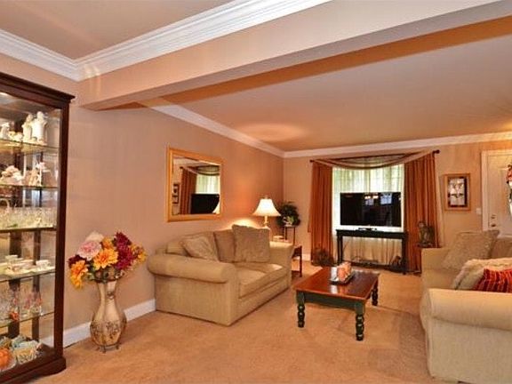 5th image of 4916 Mansfield Ave #1