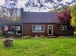 1370 Hillcrest Rd, Wellsville, OH 43968