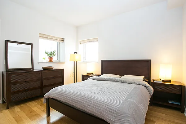 Sold by Vivaldi Real Estate | media 4