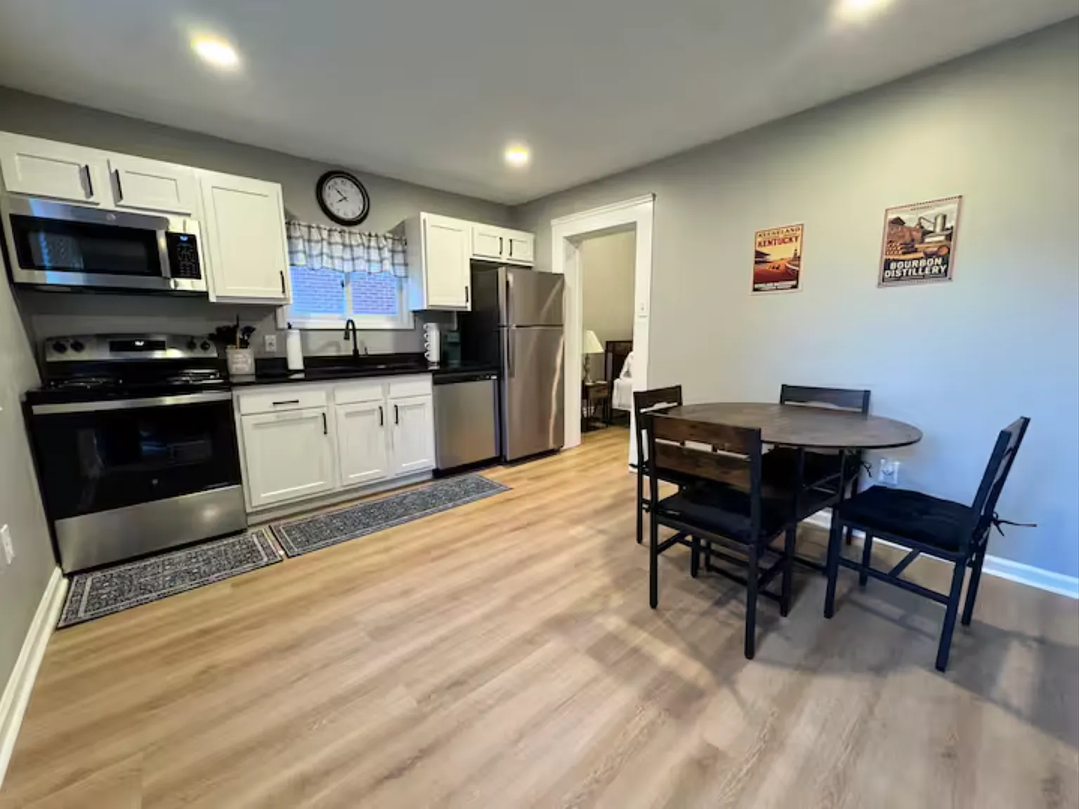 1 bed, 859 sqft, $1,150 — Photo 3