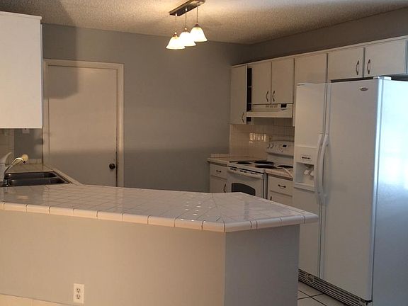 5th image of 704 W Plaza Pl