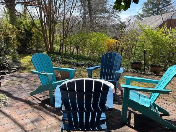 3222 Wellington Rd, Alexandria, VA 22302