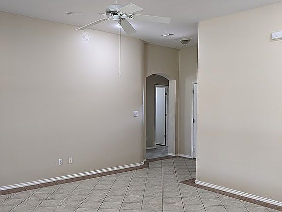 4th image of 3102 W Hapner St