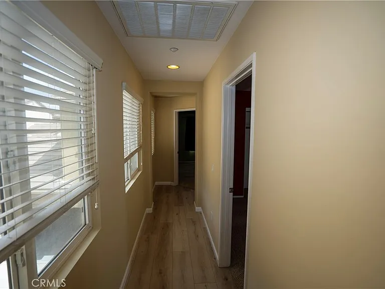 60 Crocus St — Photo 15