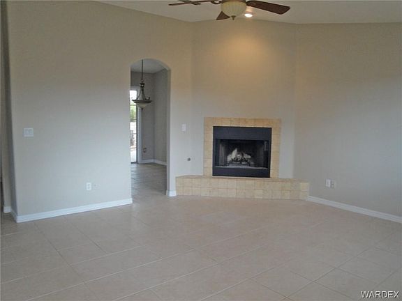 4th image of 655 S Tonto Rd