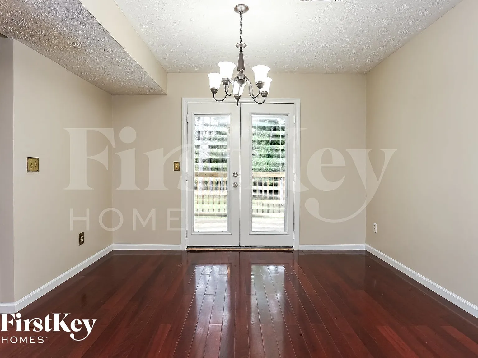 3 bed, 2.5 bath, 1510 sqft, $2,235 — Photo 3