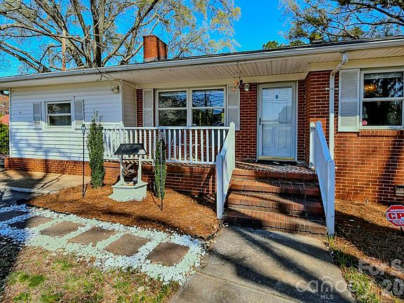 2nd image of 6918 Tuckaseegee Rd