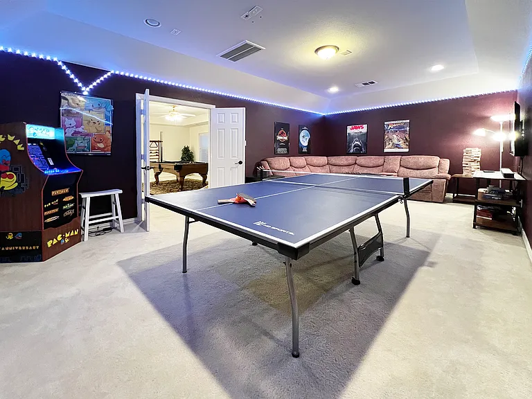 1110 Rushmore Dr — Photo 1