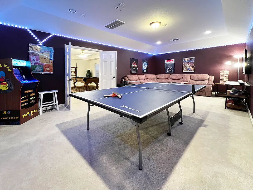 1110 Rushmore Dr
