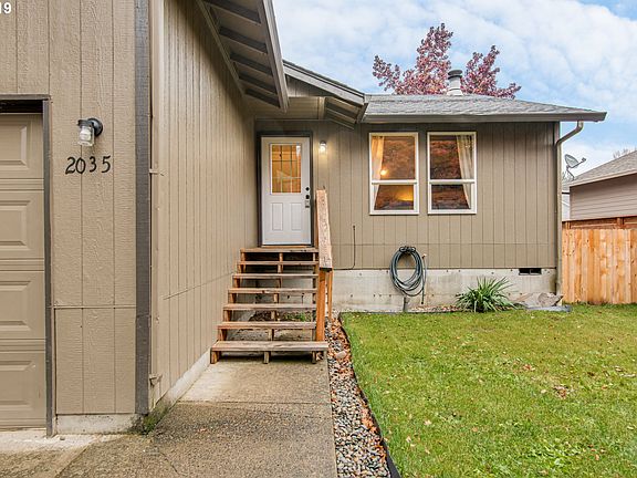 3rd image of 2035 Cimerron St