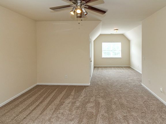 4th image of 4737 Eaves Ln