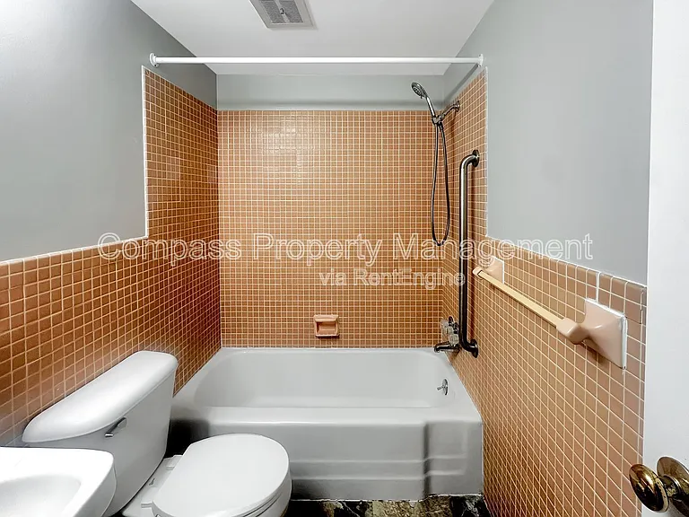 2841 S Burdick St #A — Photo 4
