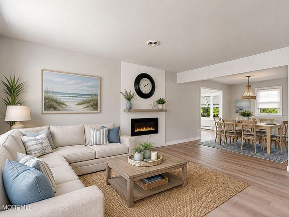 3rd image of 162 Castleton Drive