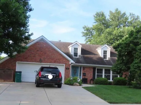 215 W Maple Dr, Lebanon, IN 46052