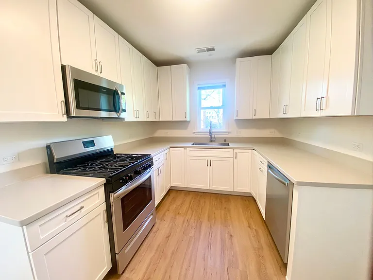 304 Noble Ave #2 — Photo 2